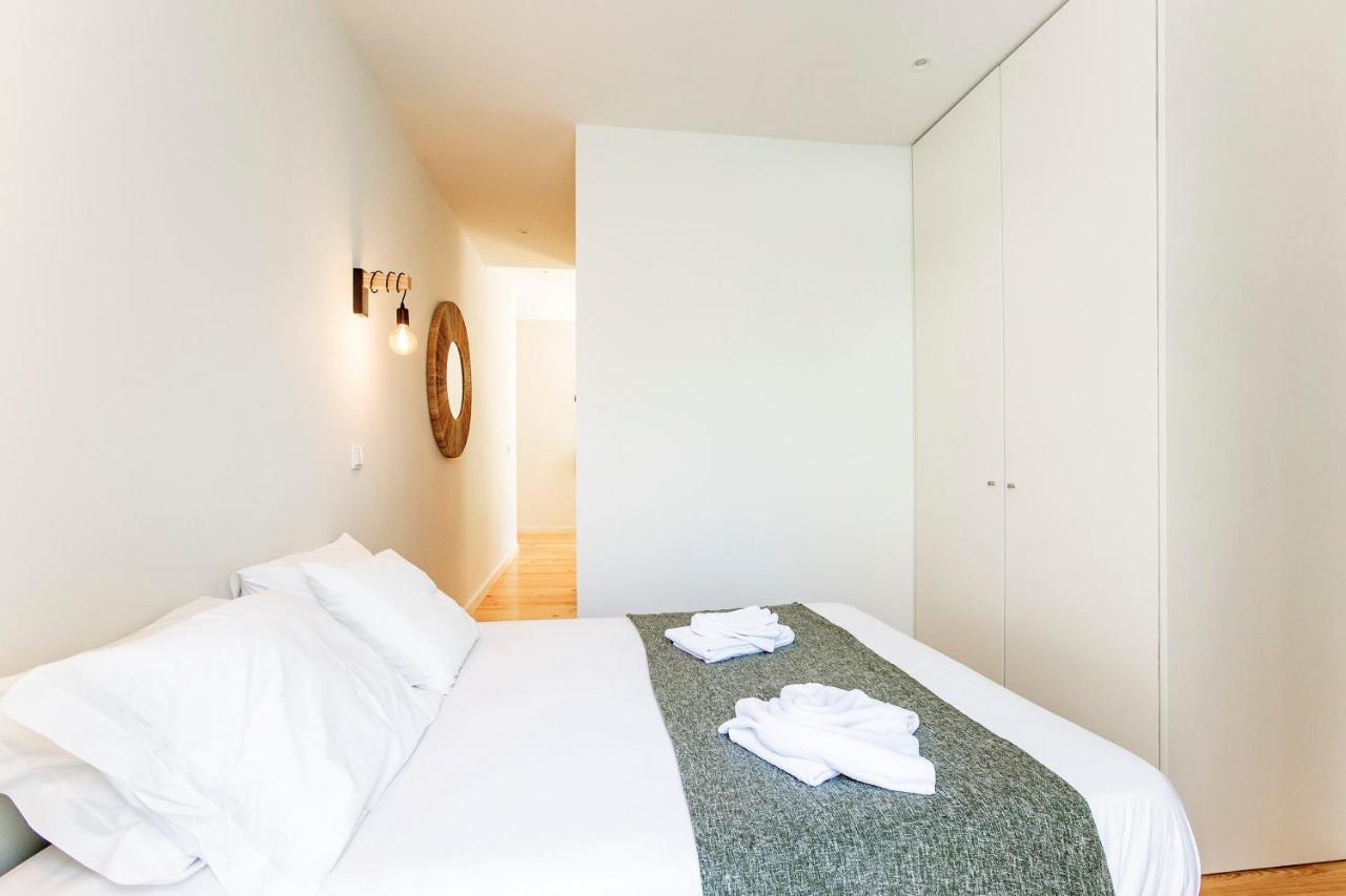 Central Studio W/ Pool, Ac & Patio By Lovelystay OOporto Esterno foto