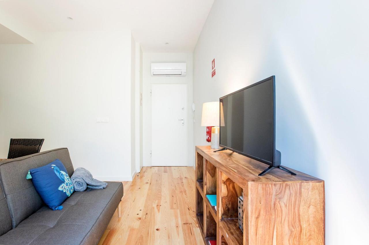 Central Studio W/ Pool, Ac & Patio By Lovelystay OOporto Esterno foto