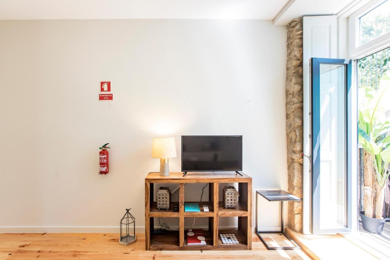 Central Studio W/ Pool, Ac & Patio By Lovelystay OOporto Esterno foto